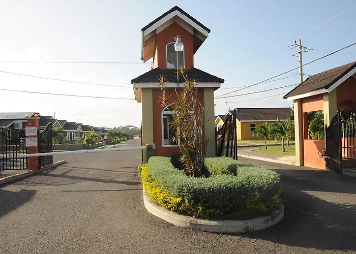 Ochi Rios Drax Hall 3 Bed Sleeps 7 Exquisitely Fully Furnished *